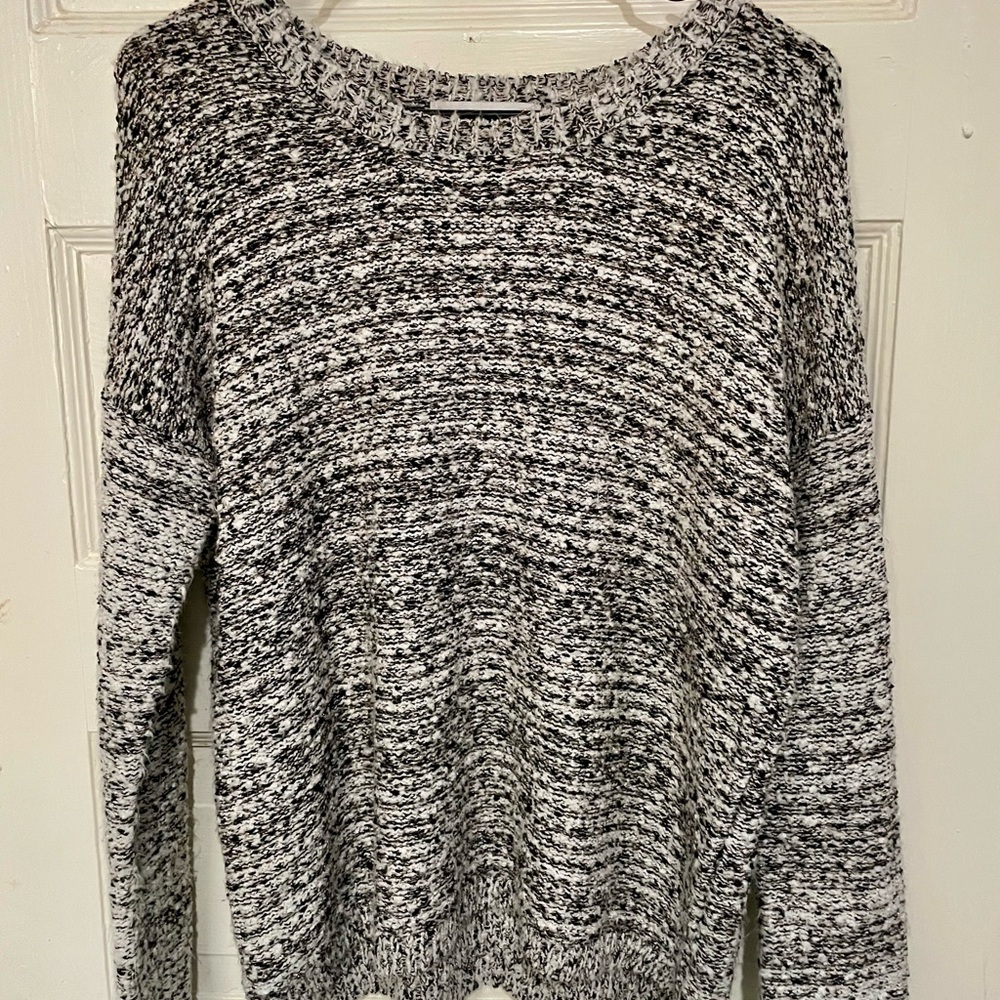 Larry Levine Black and White with Gold, Knit Sweater, Medium